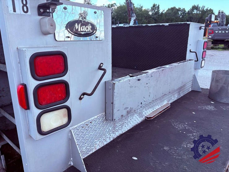 2006-ford-f550-xlt-sd-image-36