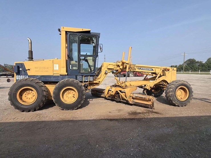 komatsu-grader-gd615a-image-6