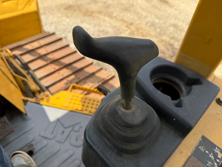caterpillar-d4g-lgp-image-23