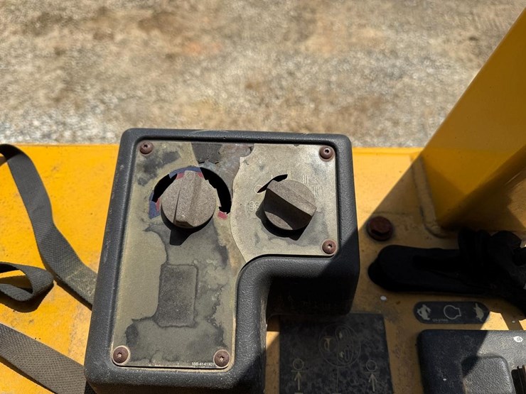 caterpillar-d4g-lgp-image-25