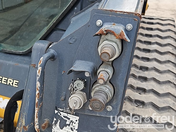2022-deere-317g-image-17