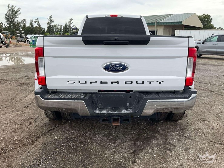2017-ford-f350-image-22