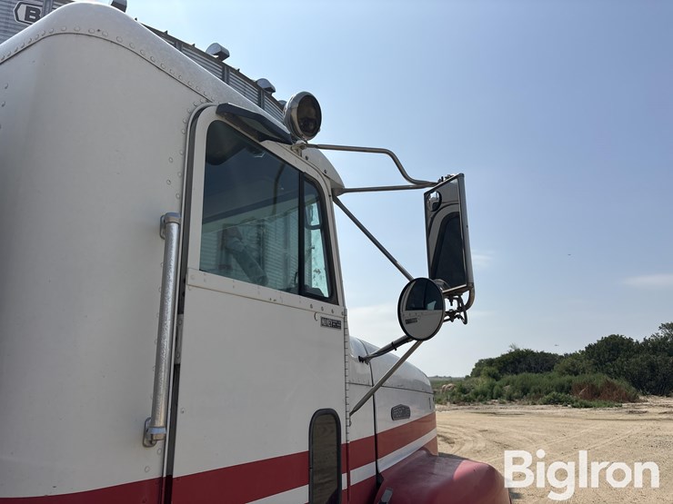1990-freightliner-fld120-image-12