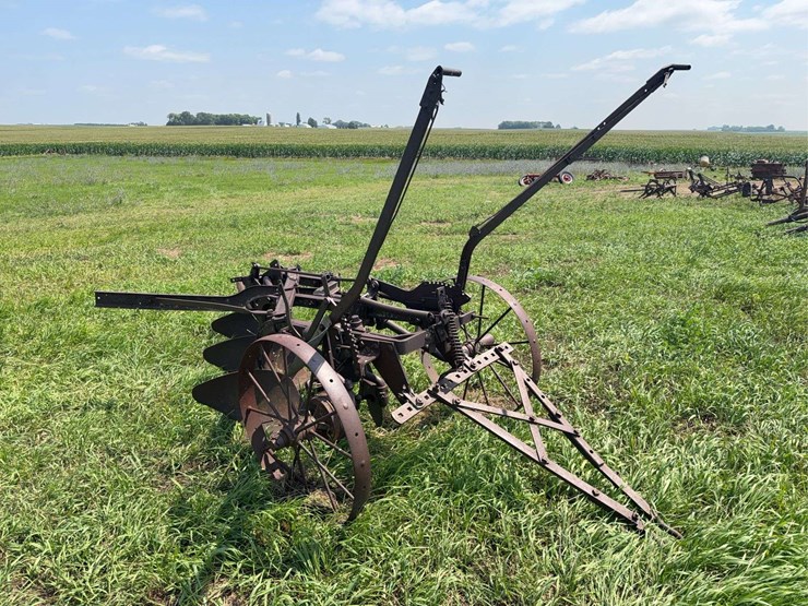 avery-three-bottom-14”-pull-type-moldboard-plow-image-2