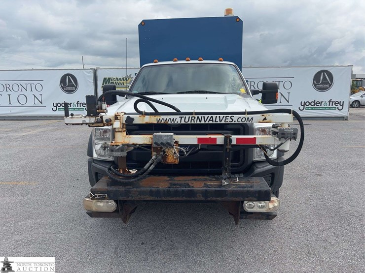 2015-ford-f550-image-2