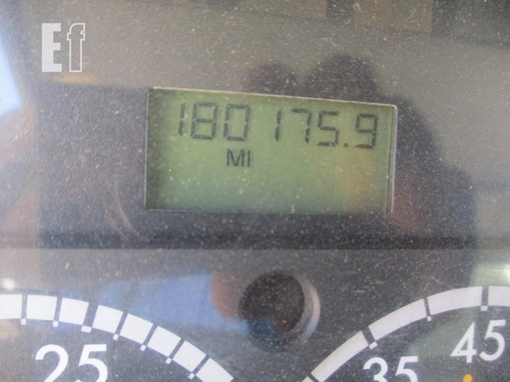2013-freightliner-business-class-m2-112-image-21