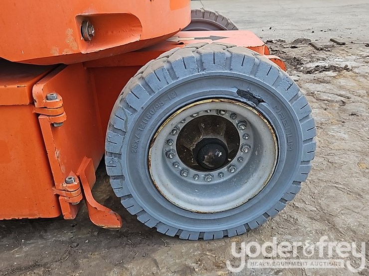 2016-jlg-e300ajp-image-9