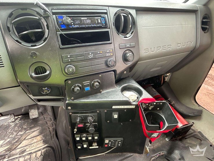 2011-ford-f550-image-22
