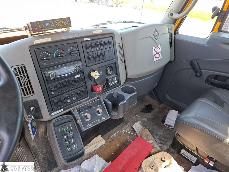 2011-international-durastar-4300-image-13