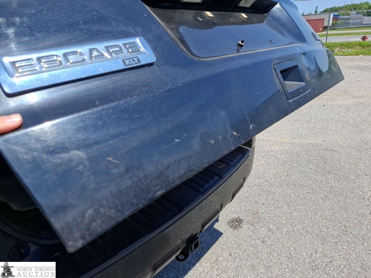 2012-ford-escape-image-30