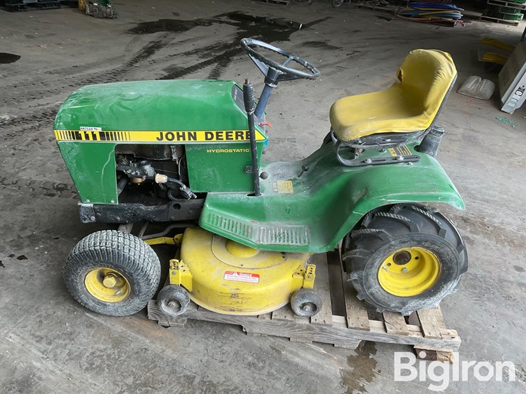 john-deere-111-image-9