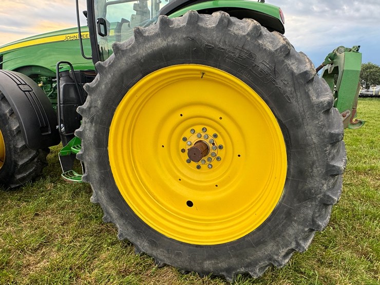 john-deere-8345r-image-37