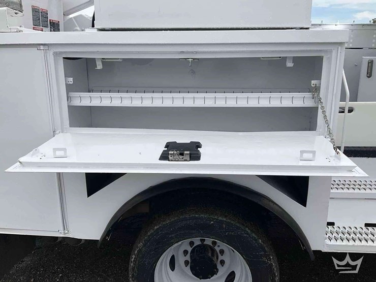 2015-ford-f550-image-24
