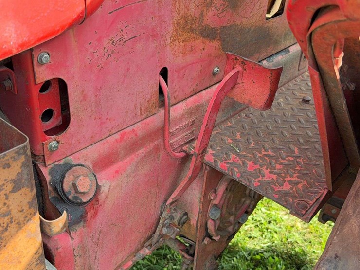 massey-ferguson-444-image-45