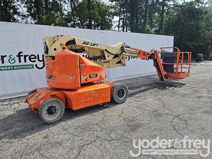 2011-jlg-e400ajpn-image-5