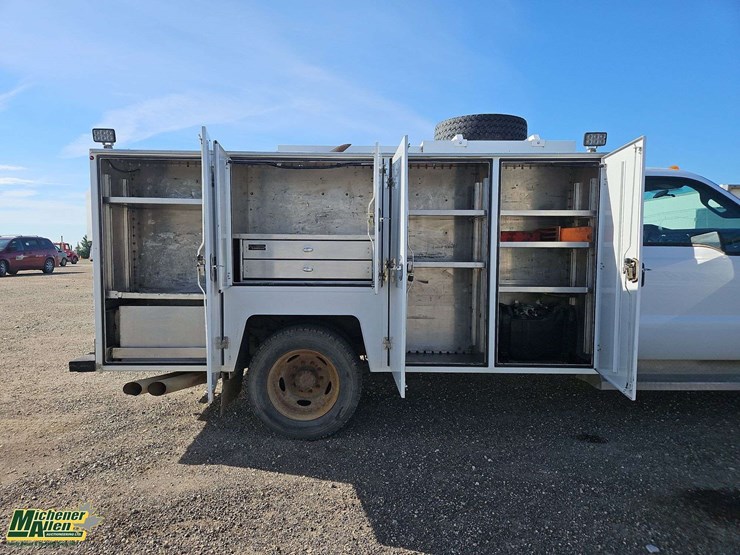2013-ford-f550-image-13