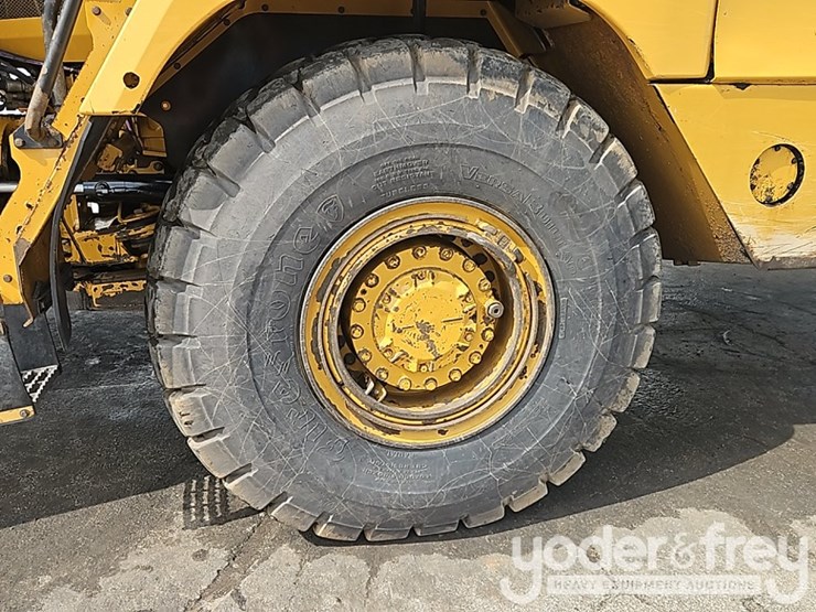 2021-caterpillar-730-image-15