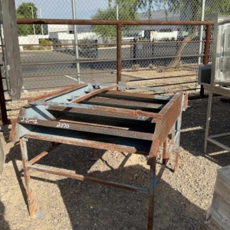 STEEL STAIR PLATFORM