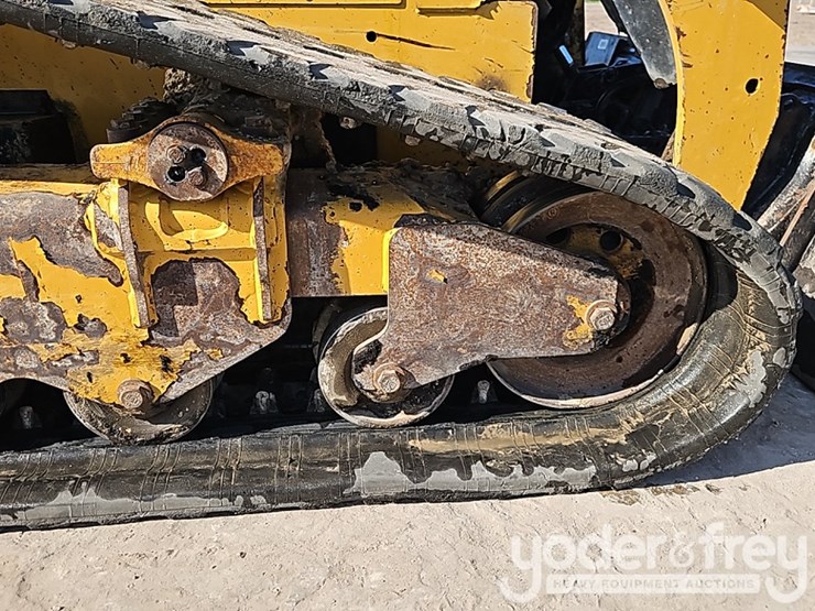 2019-caterpillar-299d2-image-10