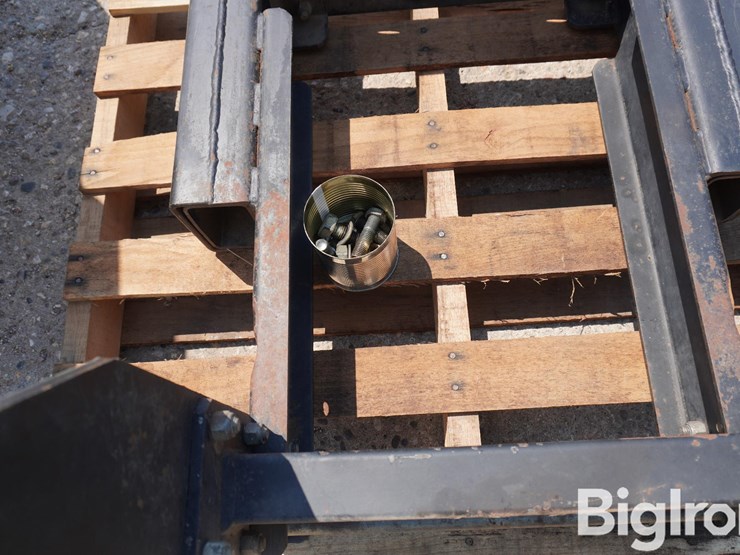 john-deere-8200-300-gal-fertilizer-tank-&-mounts-image-14