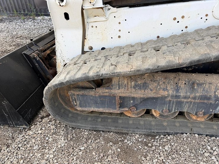2022-bobcat-t770-image-17