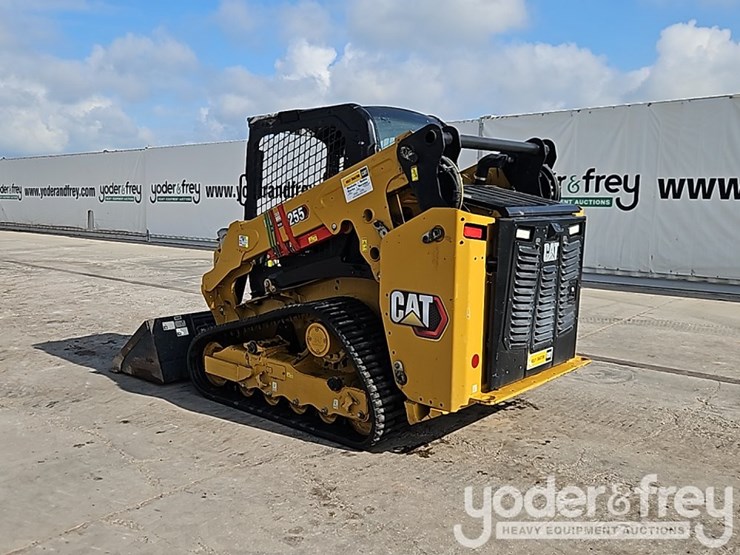 2025-caterpillar-255-image-3