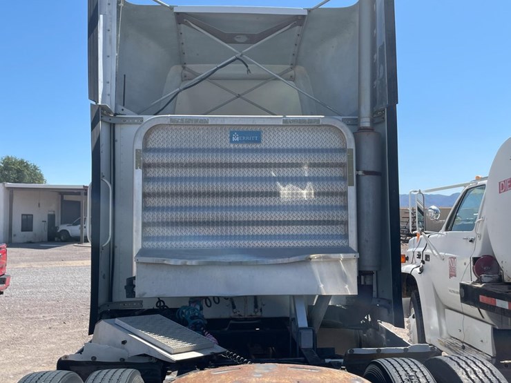 #2251-•-1992-international-eagle-f9400-tractor-truck-image-15