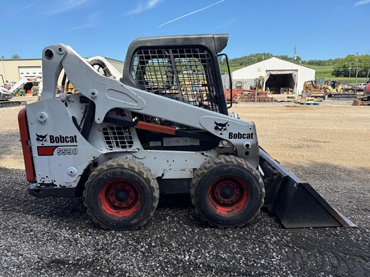 2013-bobcat-s590-image-5