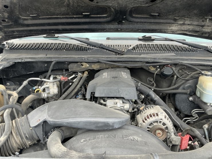 2000-chevrolet-suburban-image-8