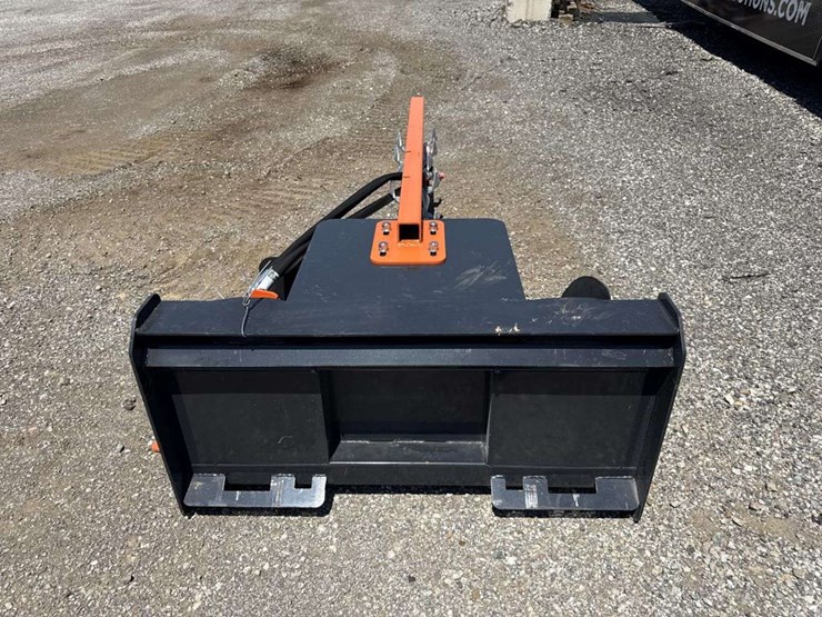 wolverine-tcr-12-48h-skidsteer-trencher-image-3