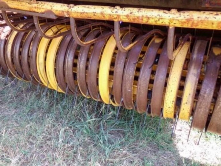 new-holland-660-image-4