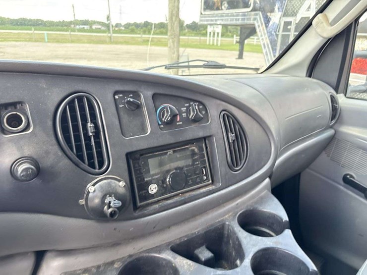 2006-ford-e350-image-23