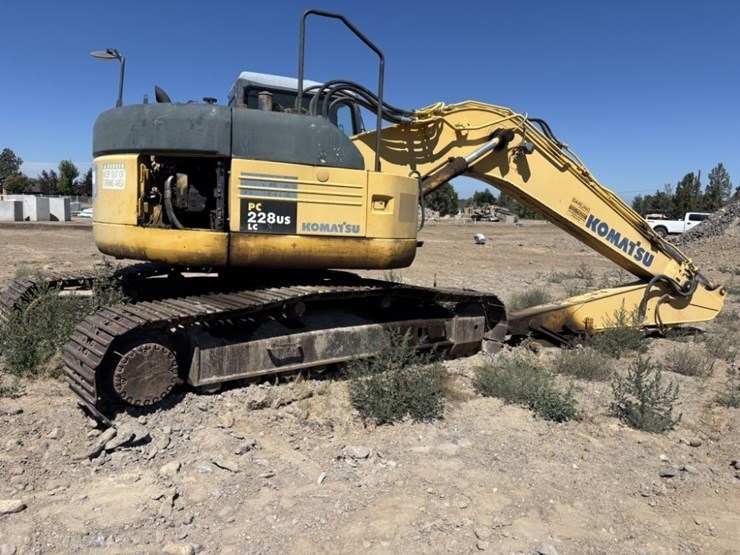 komatsu-pc228us-lc-image-1