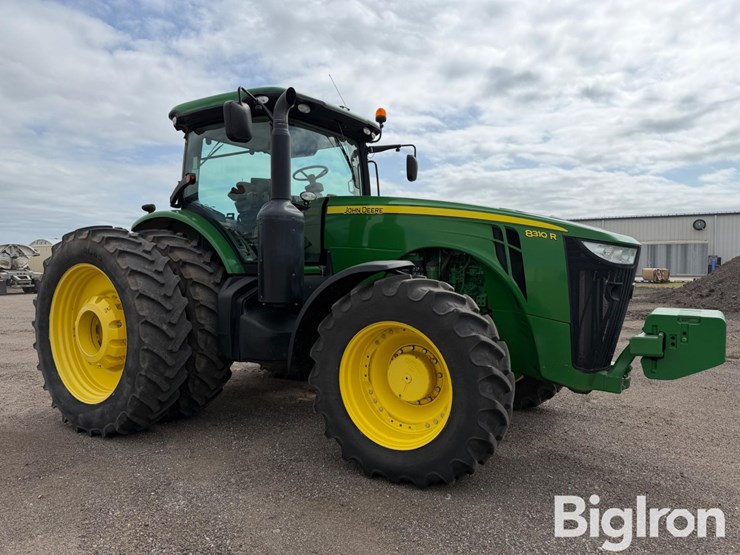2013-john-deere-8310r-image-3