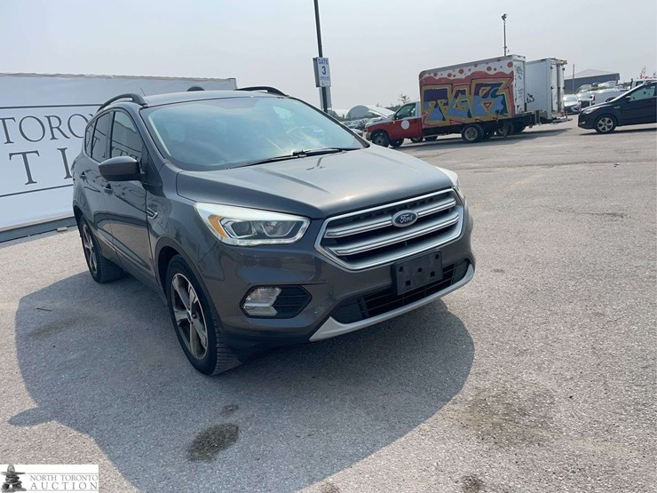 2017-ford-escape-se-image-3