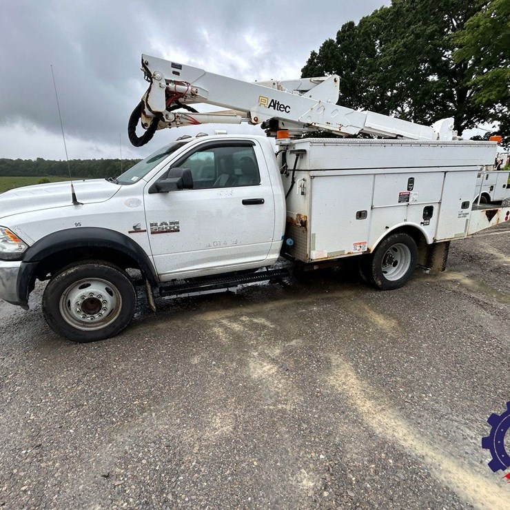2016 RAM 5500 Bucket Truck