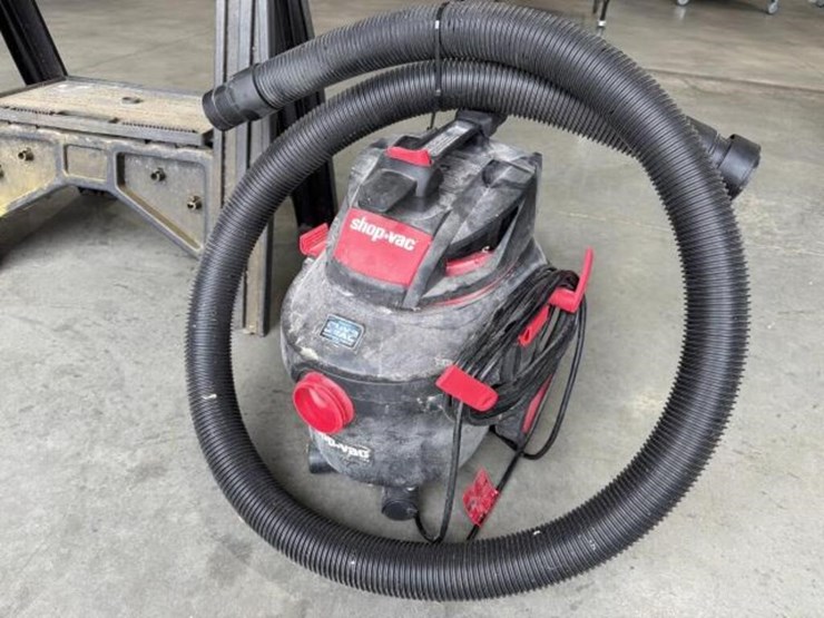 shop-vac,-saw-horses-image-2