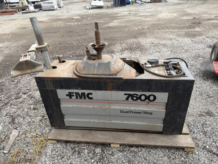 fmc-7600-tire-changer-image-3
