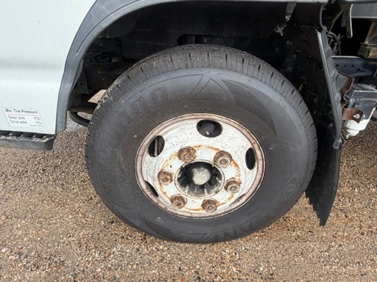 2007-isuzu-npr-image-19