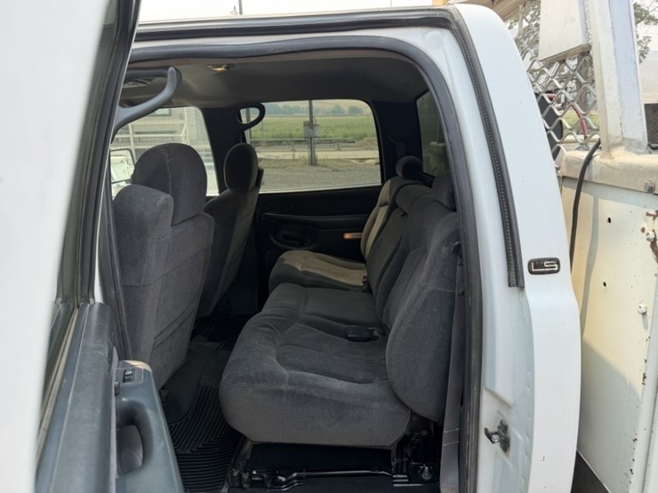 2002-chevrolet-silverado-2500hd-image-34