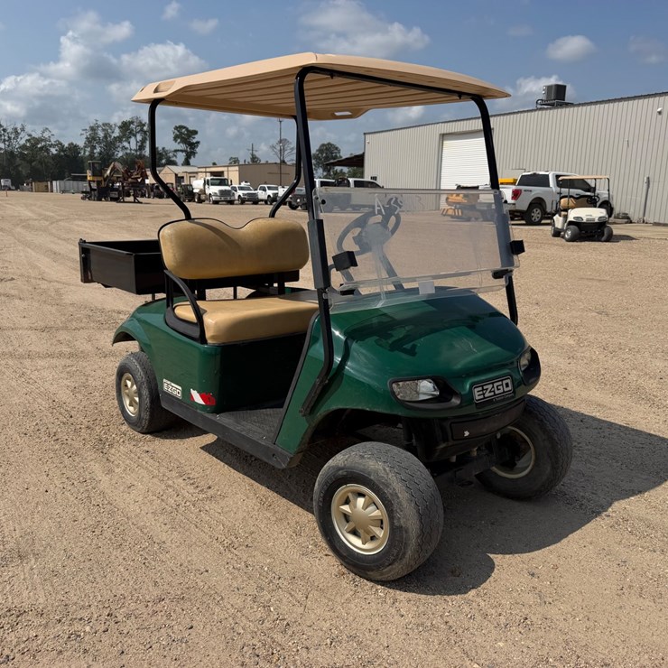 #72 • 2017 EZGO TXT GOLF CART