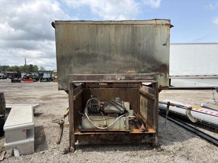 trash-compactor-image-5