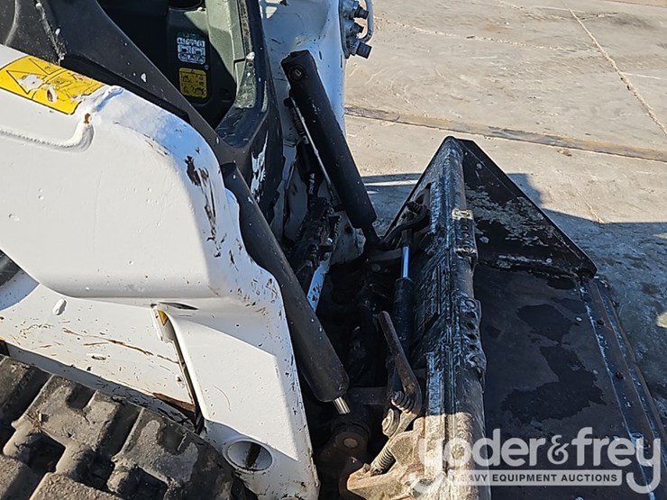 2024-bobcat-t64-image-13