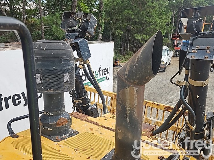 2014-caterpillar-d6t-image-27