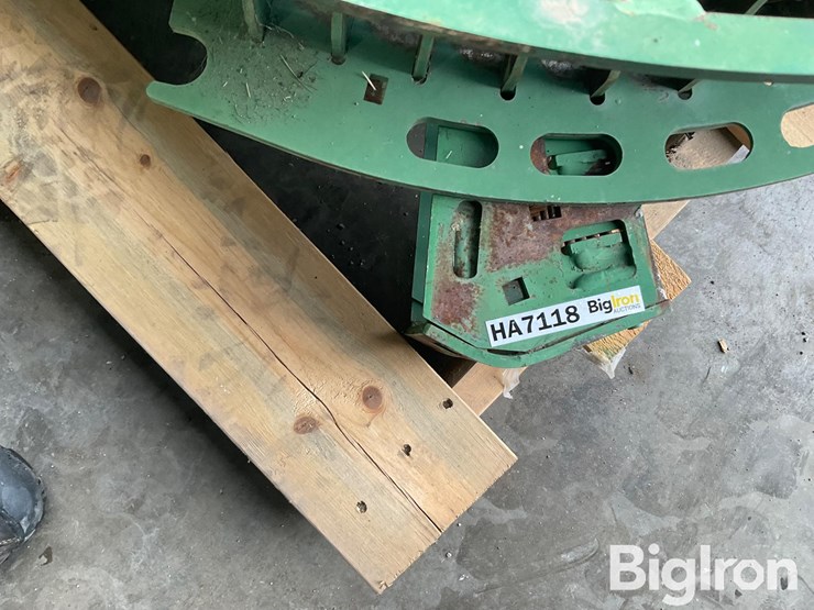 john-deere-x-9-small-wire-concaves-image-12