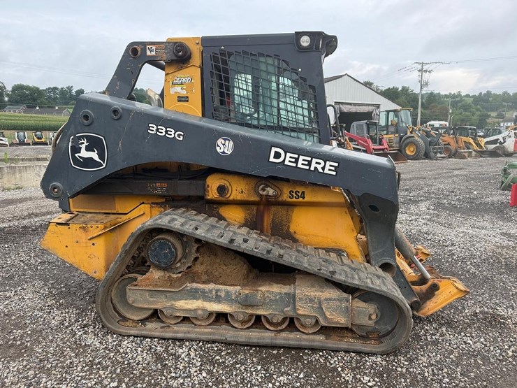 2021-deere-333g-image-1