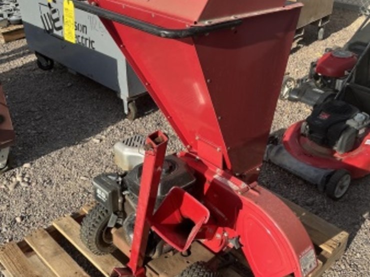 troy-bilt-gas-powered-chipper-/-shredder-image-1