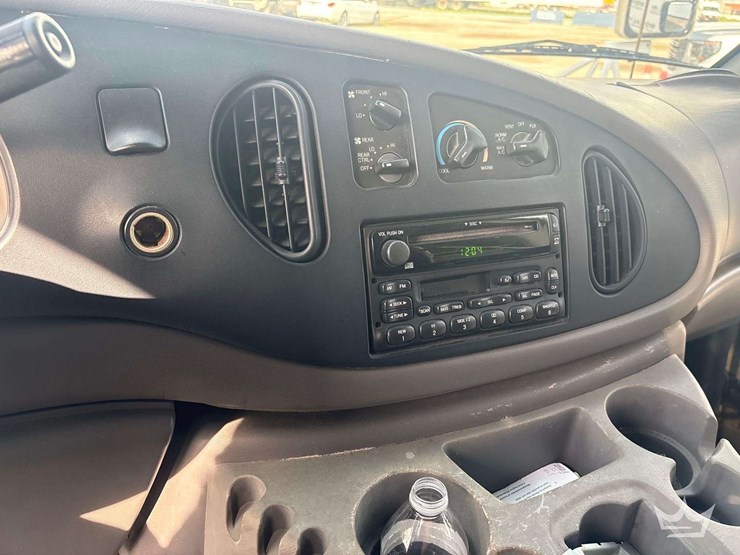 2002-ford-e450-image-14