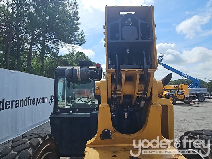 2015-caterpillar-tl943c-image-23