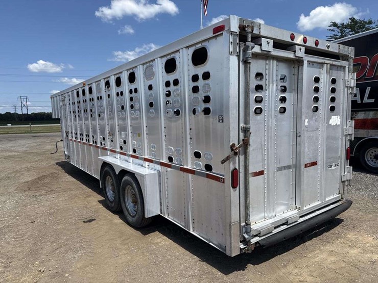 1995-wilson-livestock-trailer-image-2